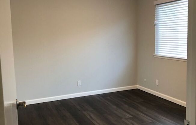 2 beds, 1.5 baths, 1,000 sqft, $3,750, Unit 05