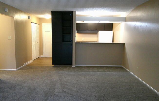 3 beds, 2 baths, 1,225 sqft, $3,300, Unit 48-21G