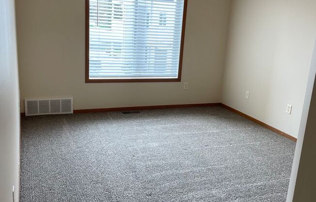 1 bed, 1 bath, 725 sqft, $908, Unit 205S
