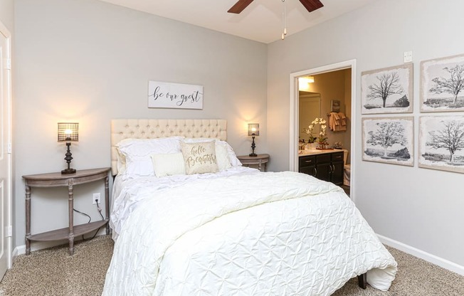 Bedroom With Closet at Hurstbourne Estates, Louisville, KY, 40223