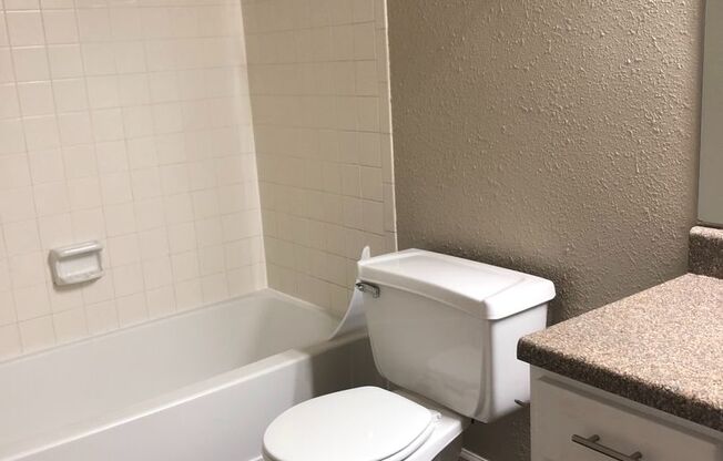 2 beds, 2 baths, 952 sqft, $1,595, Unit #1210