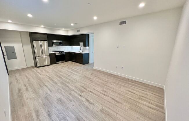 1 bed, 1 bath, 650 sqft, $3,250, Unit 409