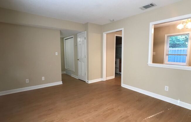 3 beds, 1.5 baths, 1,200 sqft, $1,495