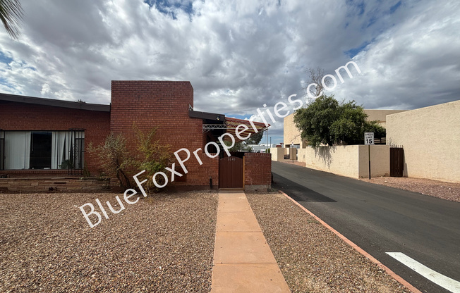 2640 E 10 ST