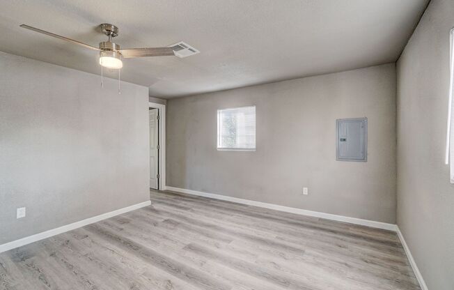 1 bed, 1 bath, $725, Unit Unit 2