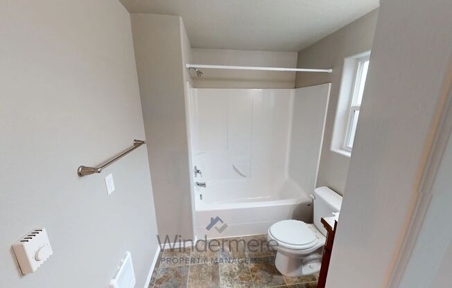 1 bed, 1 bath, 400 sqft, $1,195, Unit chin290-1