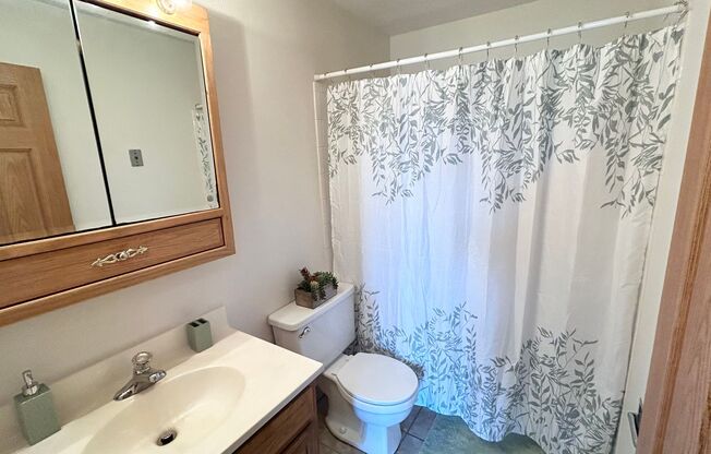 2 beds, 1 bath, 825 sqft, $825, Unit 2521-312