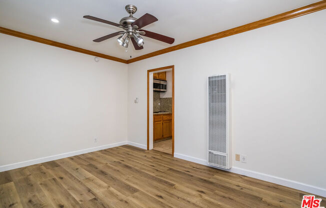 Studio, 1 bath, 250 sqft, $1,595, Unit 9