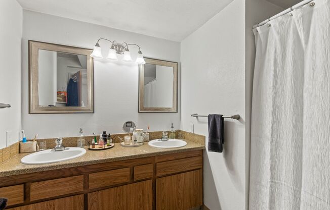 2 beds, 2 baths, 1,170 sqft, $1,555, Unit 1117