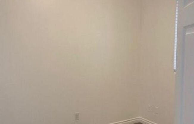 2 beds, 2 baths, $2,695, Unit 1