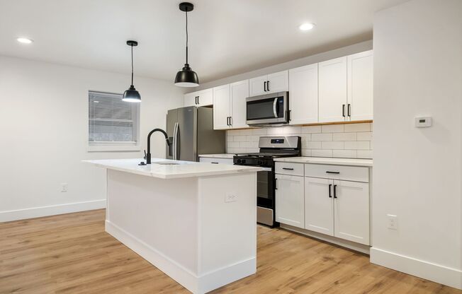 Luxury 3-Bedroom, 2.5-Bathroom House in Sharpsburg!