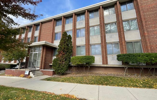 1320 E Capitol Drive