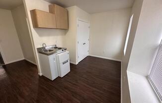 1201 N 18 ST