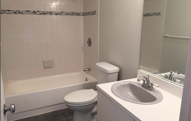 1 bed, 1 bath, 725 sqft, $3,000, Unit 813