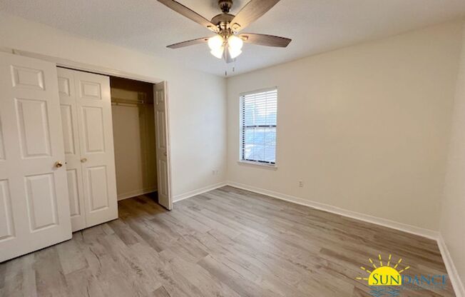 2 beds, 1 bath, $1,100