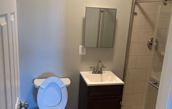 1 bed, 1 bath, $1,750, Unit 42