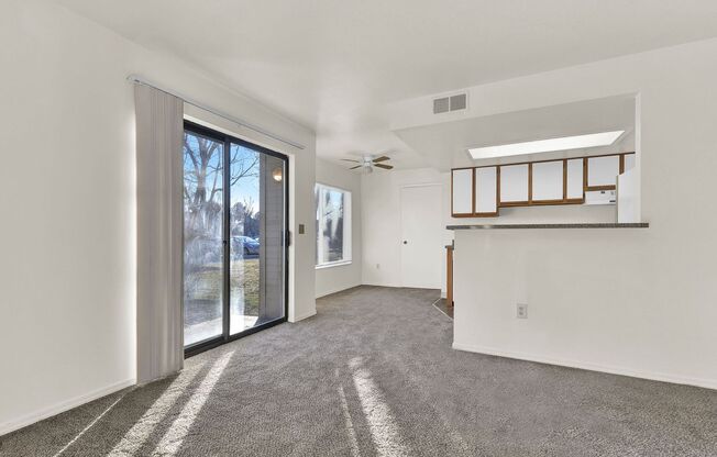 1 bed, 1 bath, 570 sqft, $1,250, Unit 1042-109