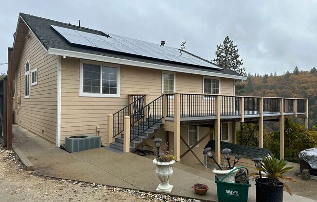 Beautiful 3 Bedroom 2.5 Bathroom House in Nevada City