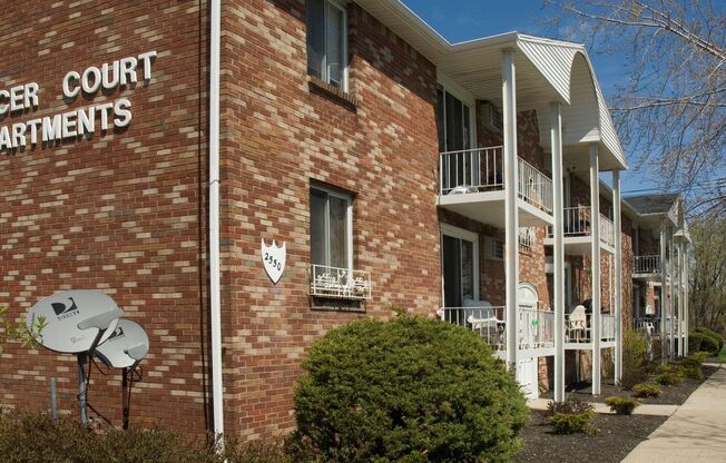 2 beds, 1 bath, 850 sqft, $1,275, Unit 820-7