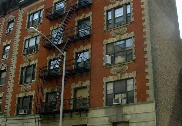 174 W 89 ST
