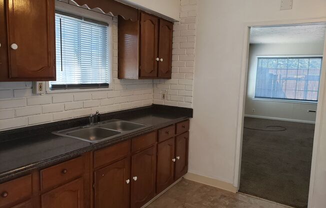 2 beds, 1 bath, $1,495