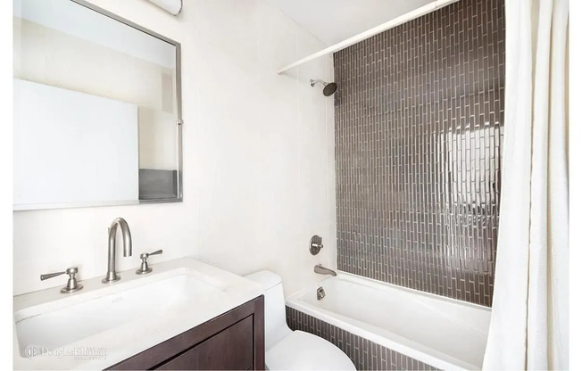 1 bed, 1 bath, $4,495, Unit 21D