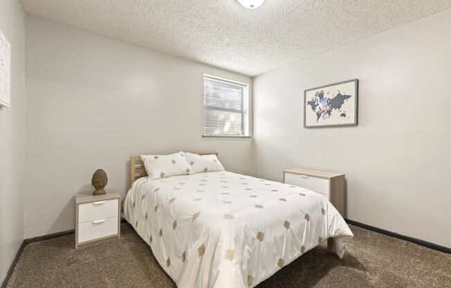 2 beds, 1 bath, 830 sqft, $860