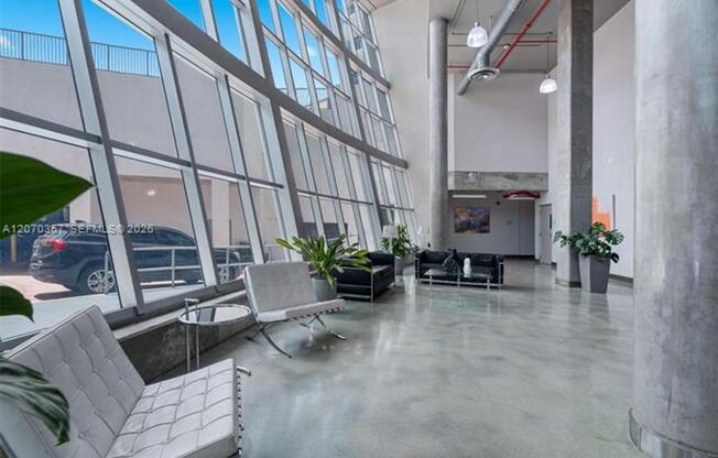 3 beds, 2 baths, $4,300, Unit # 818