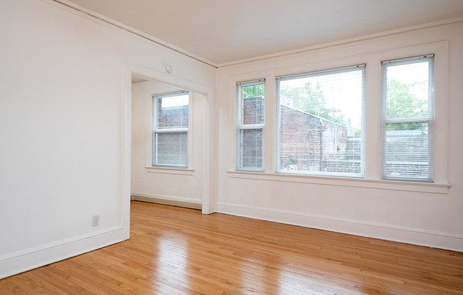 Studio, 1 bath, 525 sqft, $1,299, Unit 105