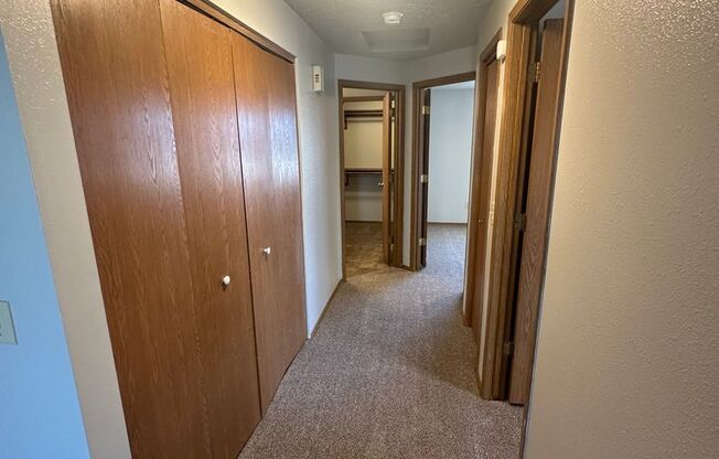 2 beds, 1 bath, $1,000