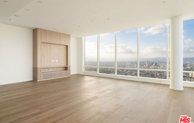 3 beds, 2.5 baths, 1,626 sqft, $5,700, Unit 2910
