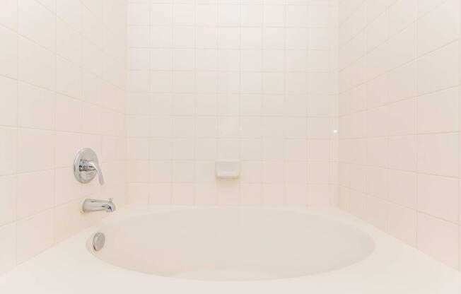 3 beds, 2 baths, 1,070 sqft, $1,299