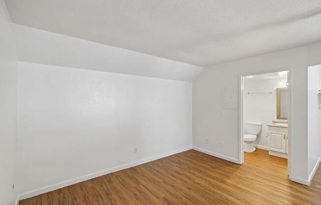Studio, 1 bath, 494 sqft, $625, Unit 111