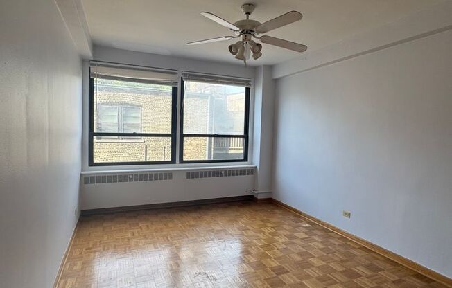 1 bed, 1 bath, 700 sqft, $1,700, Unit 418-0411