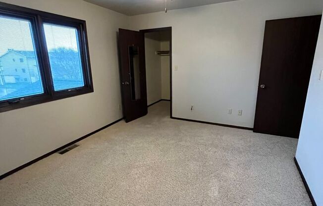 2 beds, 2 baths, $1,295