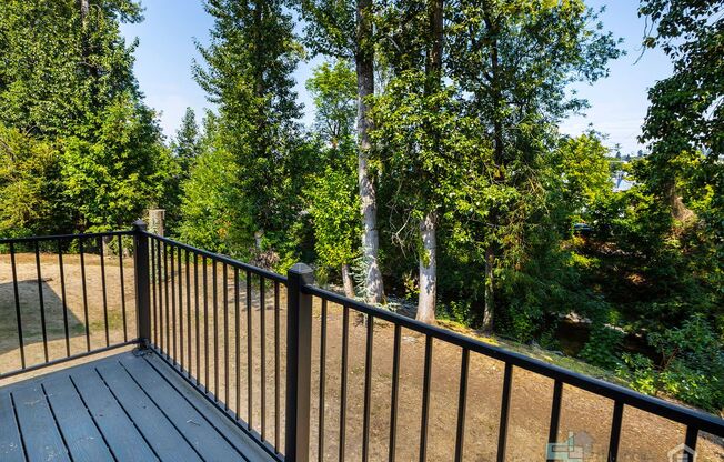 2 beds, 1 bath, 702 sqft, $1,550, Unit 33