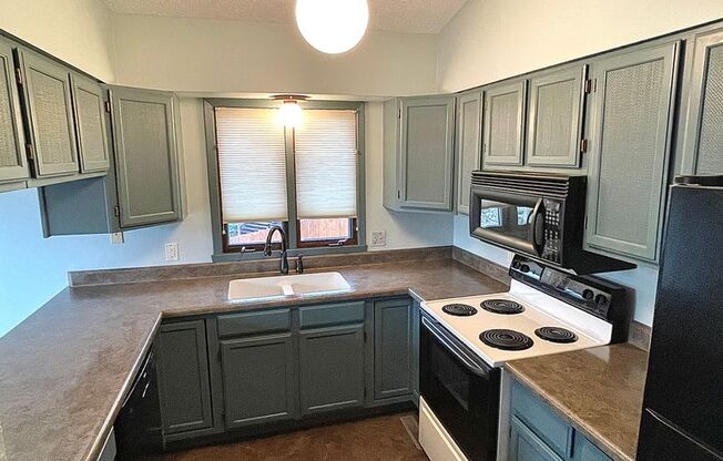 ~ RENT SPECIAL ~ HOLIDAY MERRINESS ~ Beautiful 4 bedroom cul-de-sac home for rent!