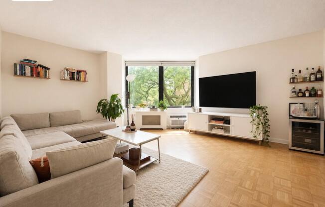1 bed, 1 bath, 757 sqft, $4,200, Unit 1C