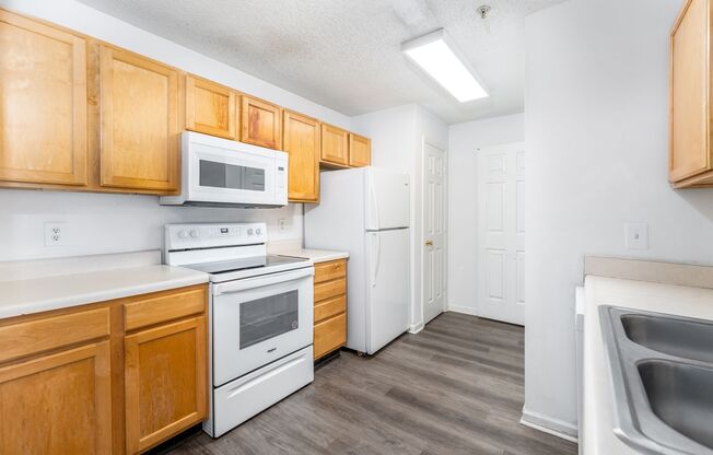 3 beds, 2 baths, 1,172 sqft, $1,575, Unit 1923M-JS