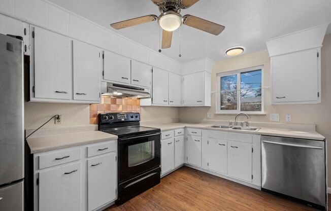 Rare Aurora 5 bedroom home
