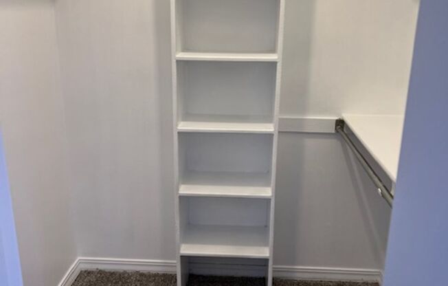 1 bed, 1 bath, 735 sqft, $735