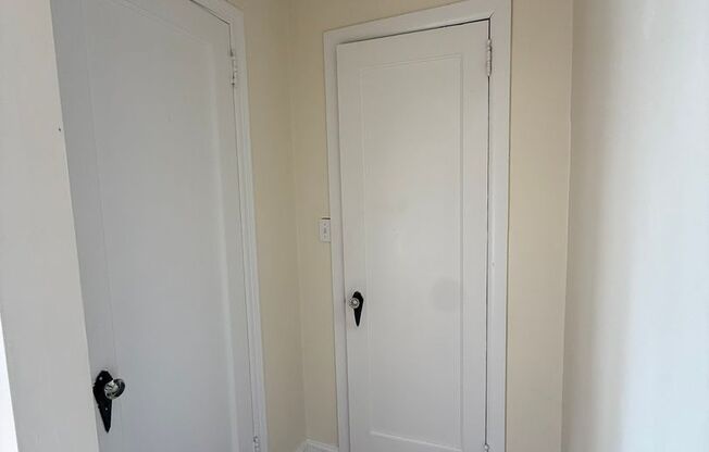 Studio, 1 bath, 413 sqft, $1,325, Unit Royal York 508