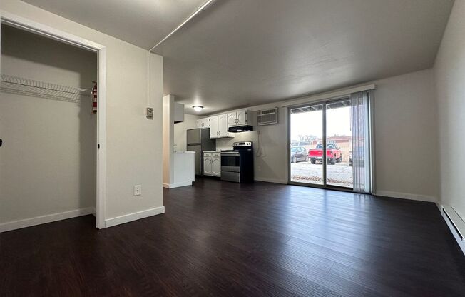 1 bed, 1 bath, $825, Unit Apt. 2