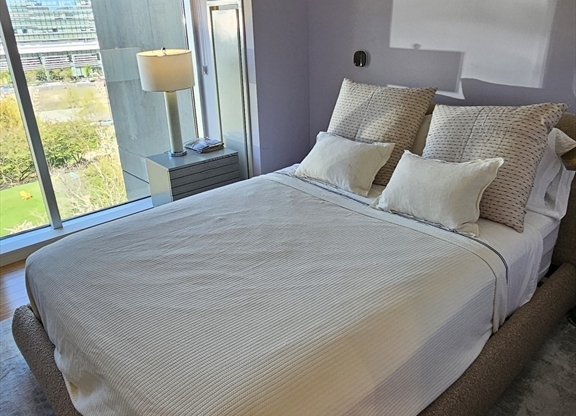 1 bed, 1 bath, 747 sqft, $3,450, Unit 707T