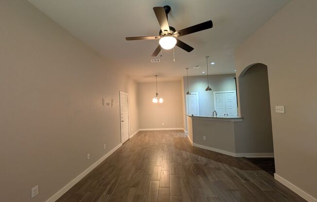 Close to Creekside Shopping & Restaurants / NO CARPET! /  Fenced in Yard CISD