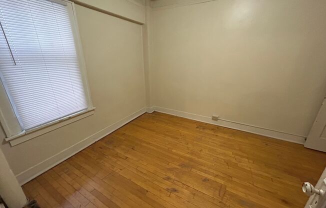1 bed, 1 bath, $1,075, Unit 3