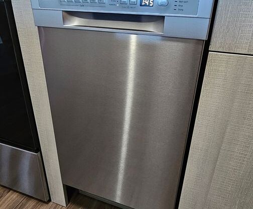1 bed, 1 bath, 680 sqft, $1,675, Unit A-302