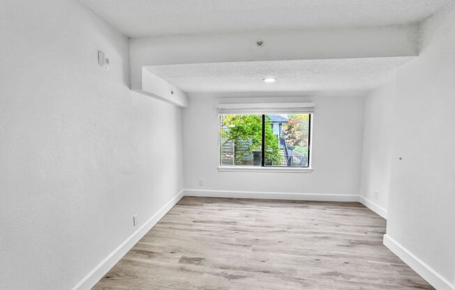 2 beds, 2 baths, 700 sqft, $1,395, Unit BLDG 1032 - APT 207