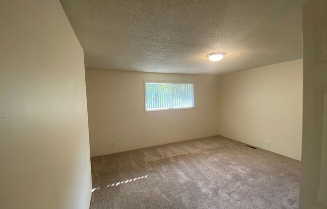 3 beds, 1.5 baths, 1,068 sqft, $1,895, Unit 3145