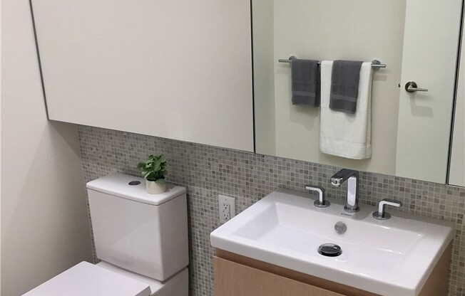 1 bed, 1.5 baths, 937 sqft, $4,150, Unit 1828